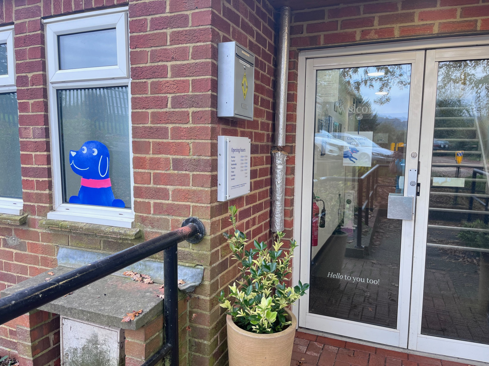 Entrance to Medivet Godstone Referrals